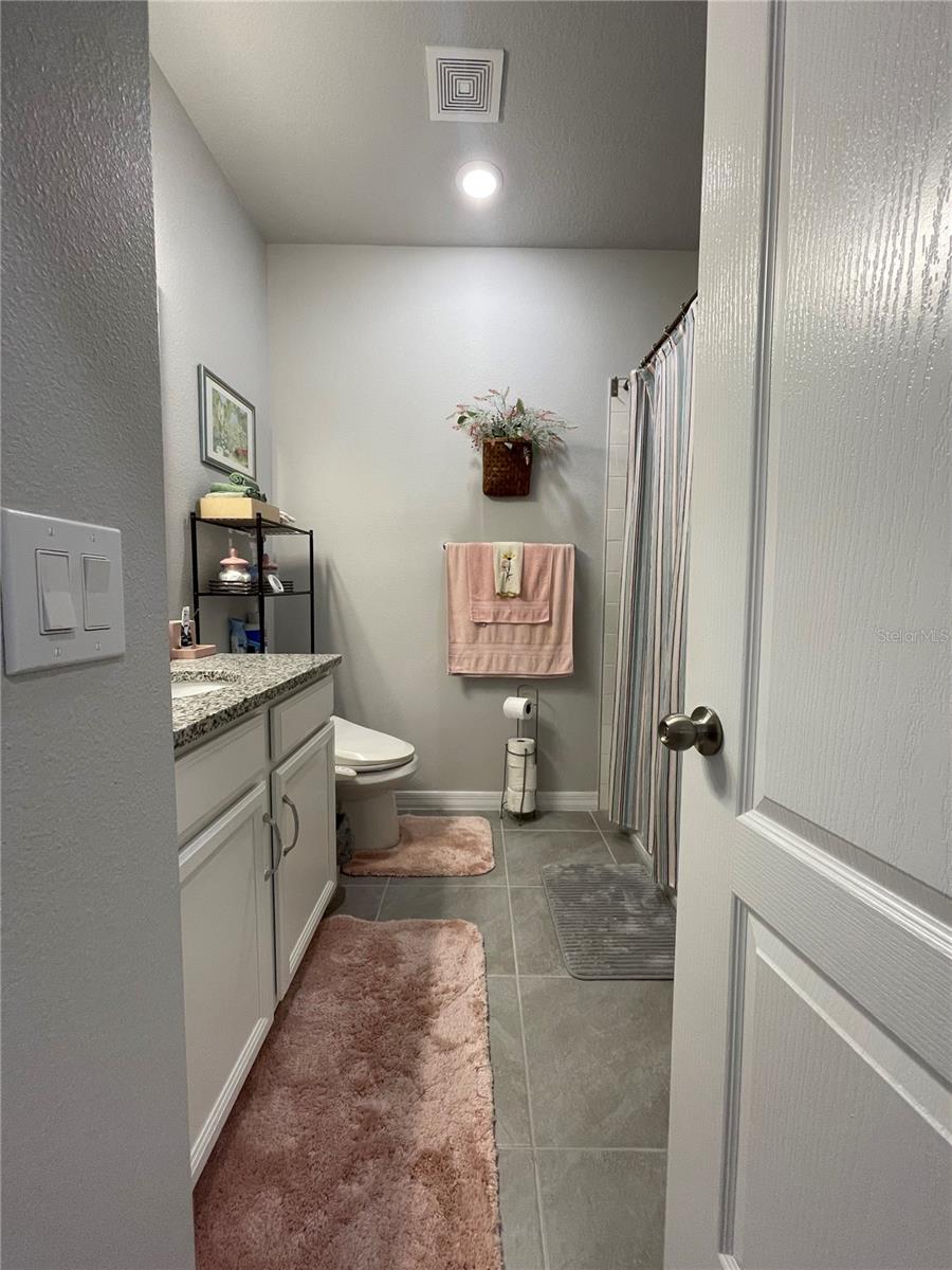 LAKE MDW LNDG - Residential