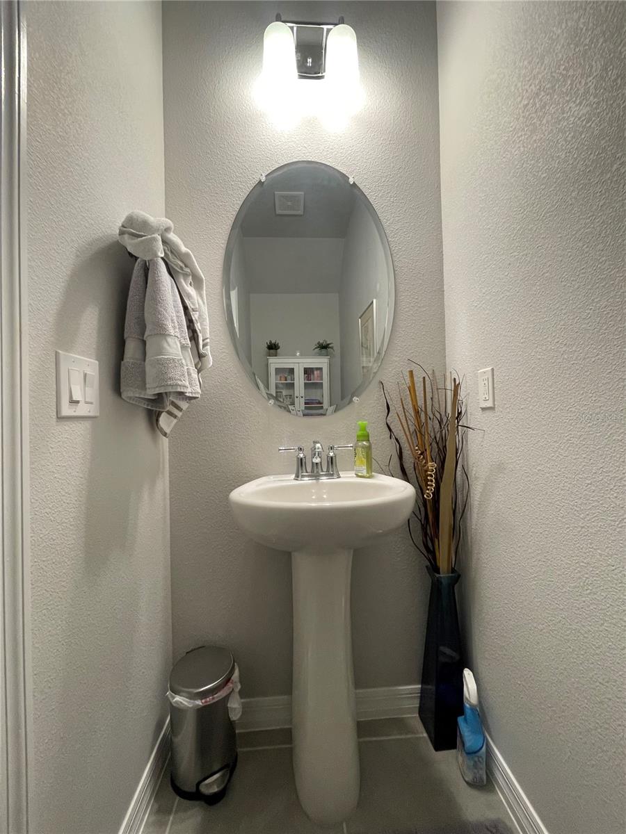 LAKE MDW LNDG - Residential