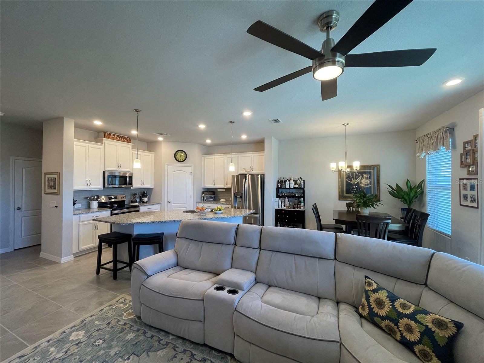 LAKE MDW LNDG - Residential