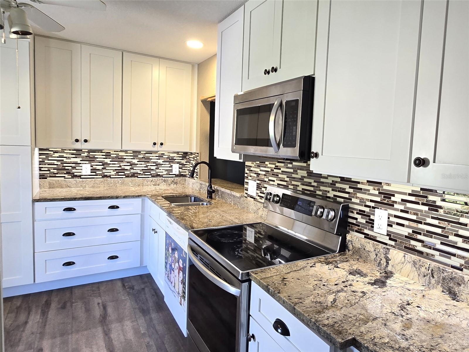 25 WINDRUSH BAY DRIVE 25