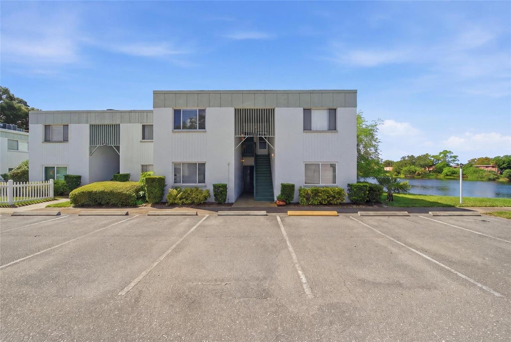 Photo of 811 N Keene Road #V7, Clearwater, FL 33755 (MLS # TB8545664)