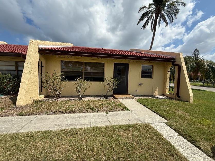 Discover this 2-bedroom, 2-bath end-unit villa in the highly sought-after 55+ community of Meadowcroft, located in West Bradenton. Priced competitively at just $195,000, this maintenance-free home offers a spacious layout with soaring cathedral ceilings.
The bright kitchen features updated cabinetry, providing a modern touch to the heart of the home. Enjoy your morning coffee or unwind in the evening on the glass-enclosed lanai, offering serene views of the lush, well-maintained grounds—without the hassle of upkeep.
Conveniently located near Blake Hospital, GT Bray Park, shopping centers, and a variety of dining options, this villa is also just 7 miles from the stunning beaches of Anna Maria Island. Community amenities include a clubhouse, heated pool, tennis and shuffleboard courts, and a fishing pier, all within a vibrant, social setting.
This home is move-in ready for you to start enjoying the Florida lifestyle immediately.