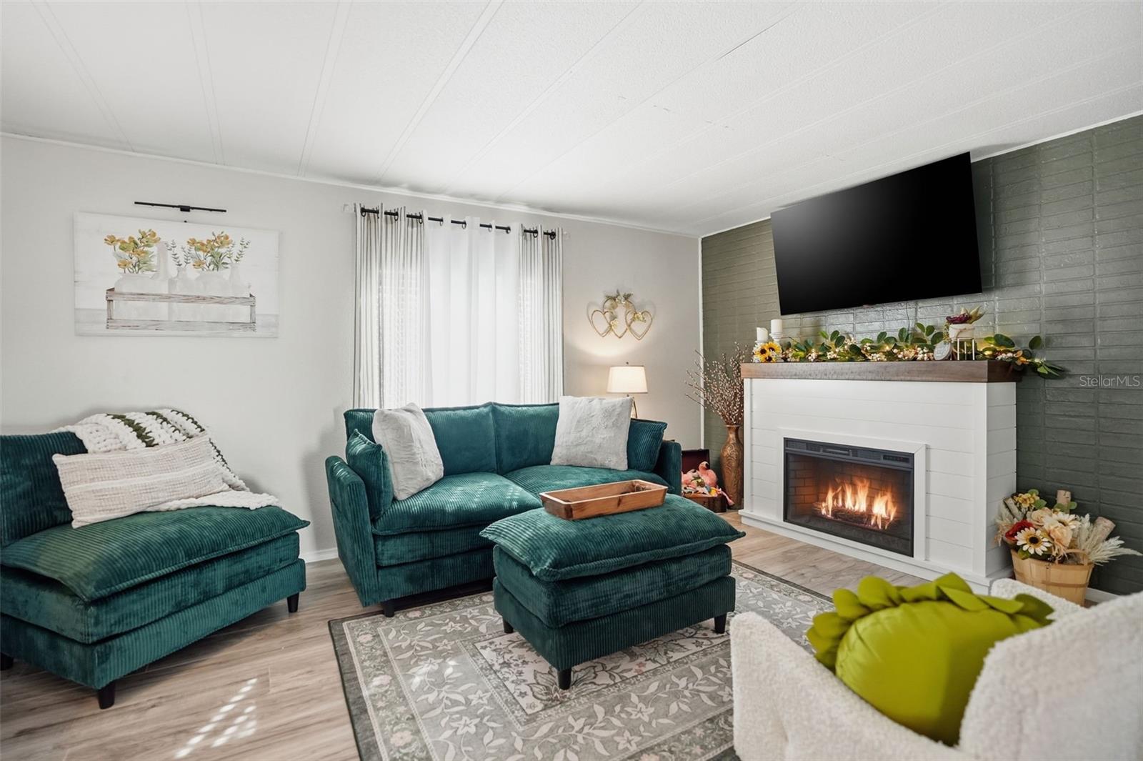 BROOKRIDGE COMM - Residential