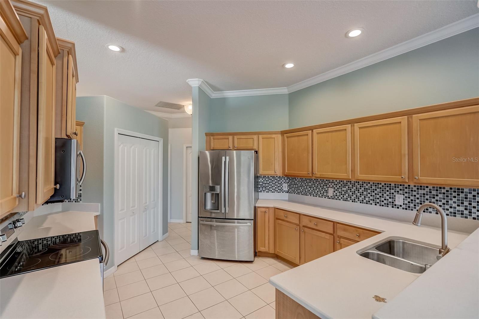 CARLYLE AT VILLAGES OF PALM-AIRE - Residential