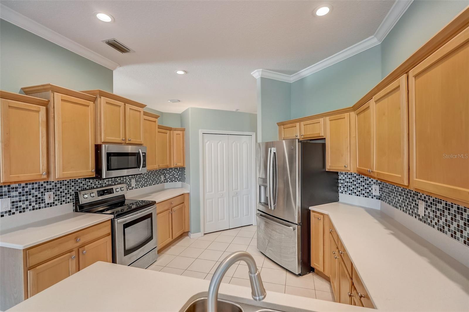 CARLYLE AT VILLAGES OF PALM-AIRE - Residential