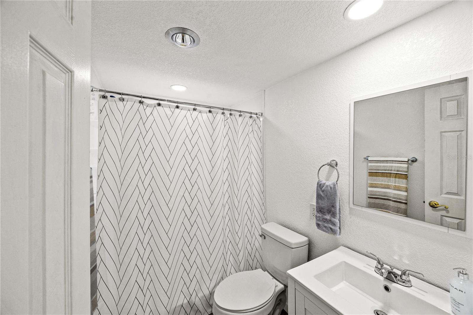 VEL GARDENS PH 02 - Residential