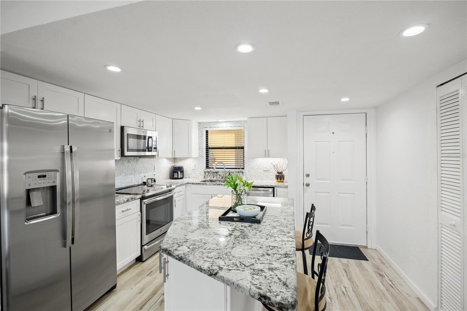 VEL GARDENS PH 02 - Residential