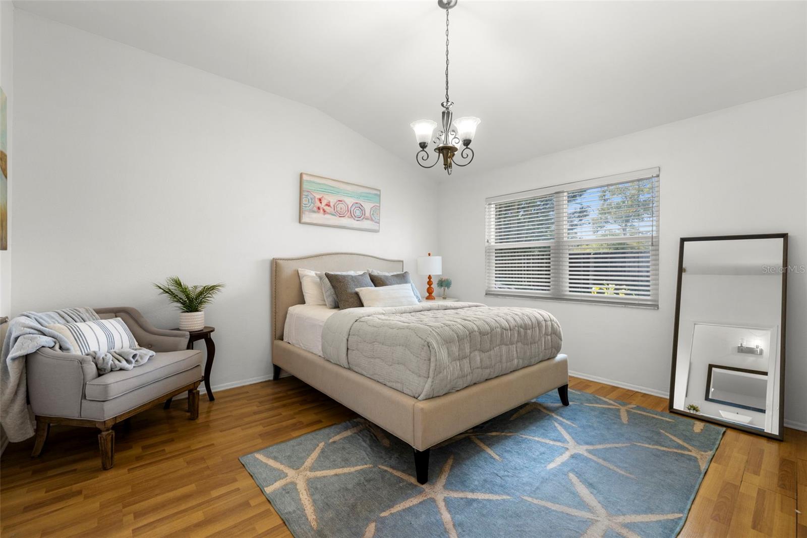 878 FRANKLIN SQUARE CIRCLE