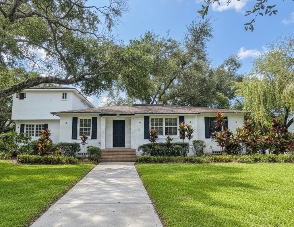 Photo of 3714 W Palmira Avenue, Tampa, FL 33629 (MLS # TB8433420)