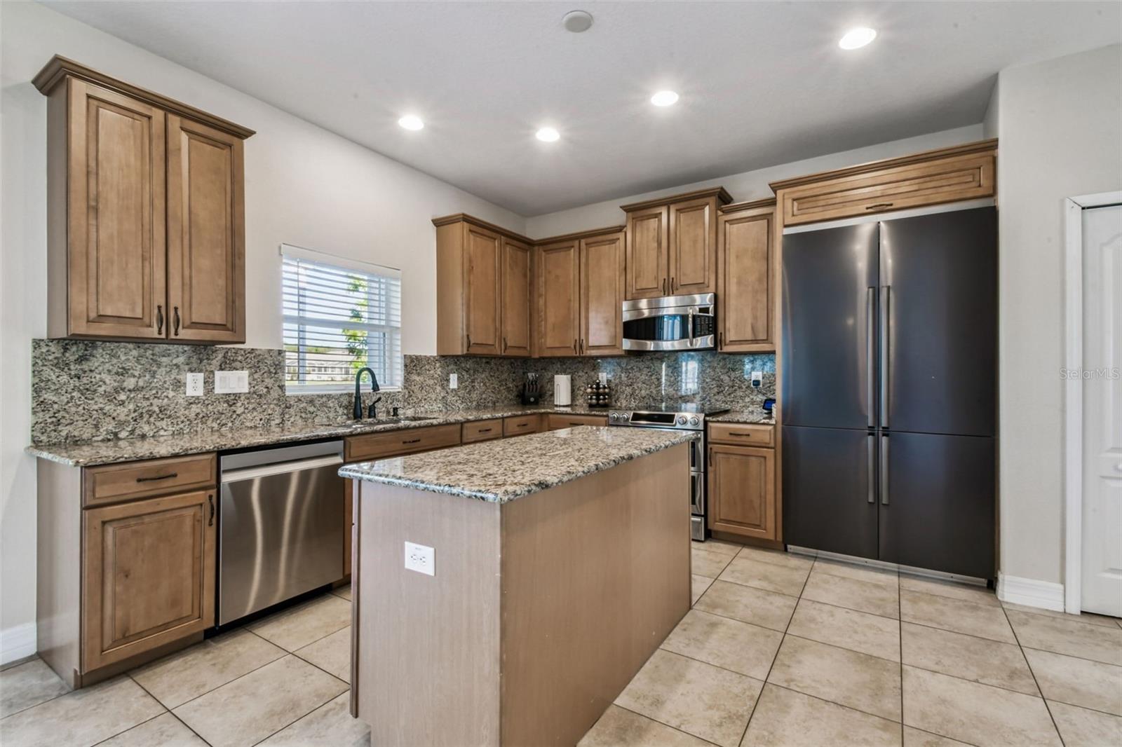 LAKE TALIA PH 02 - Residential