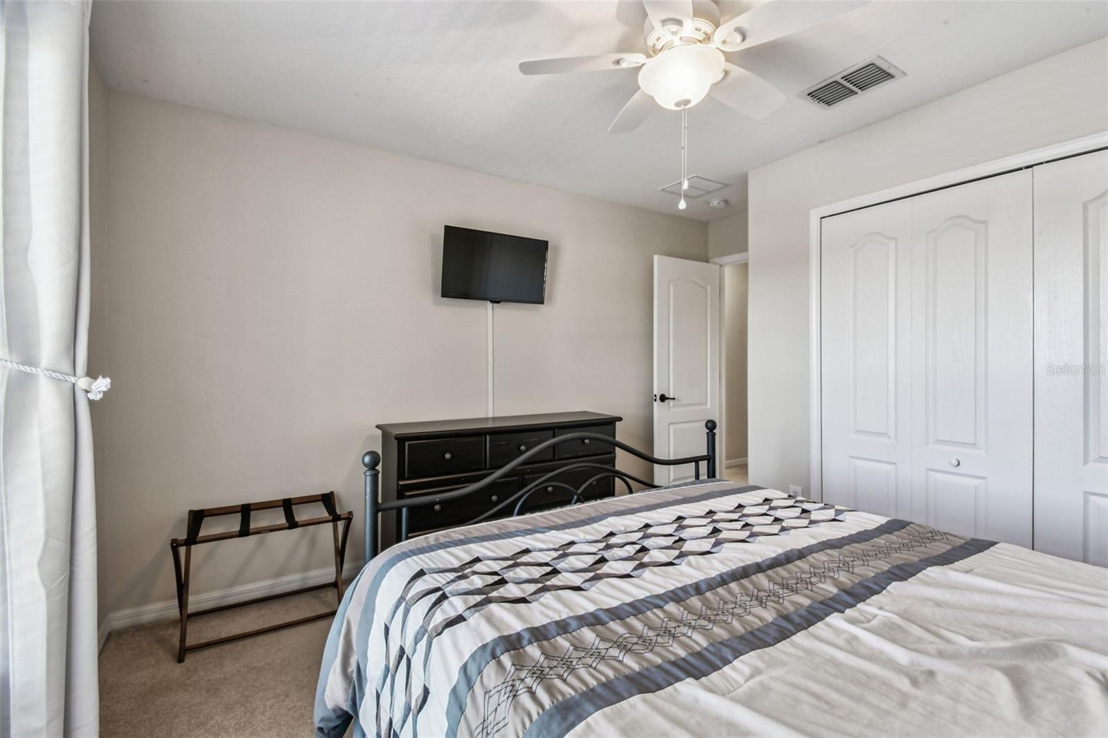 LAKE TALIA PH 02 - Residential