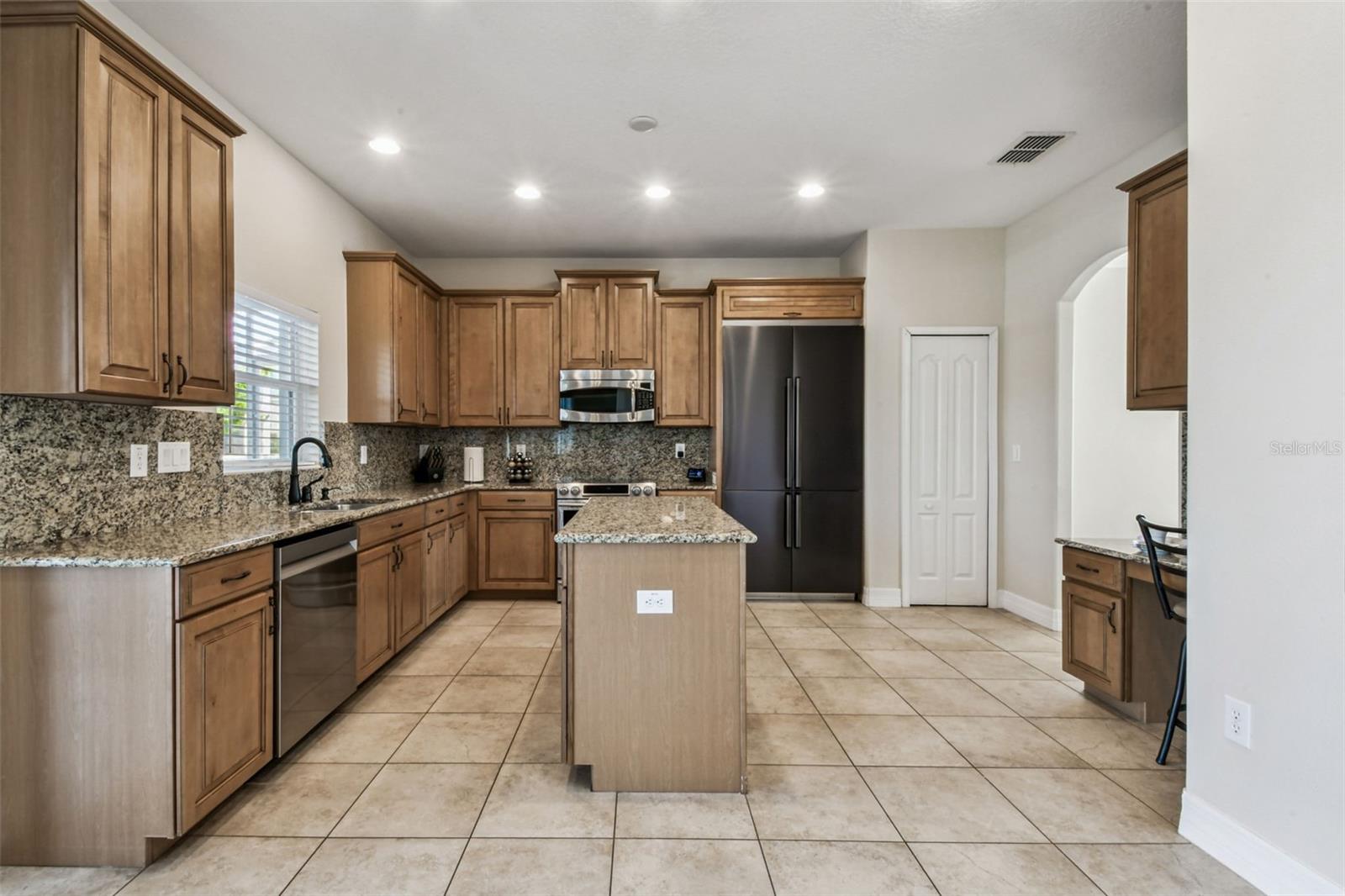 LAKE TALIA PH 02 - Residential