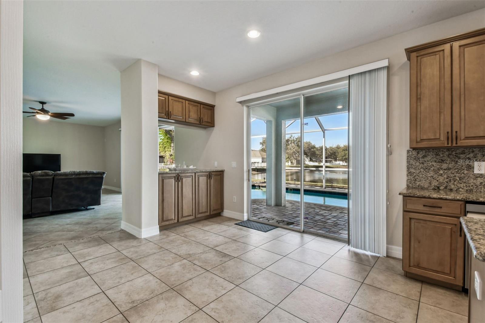 LAKE TALIA PH 02 - Residential