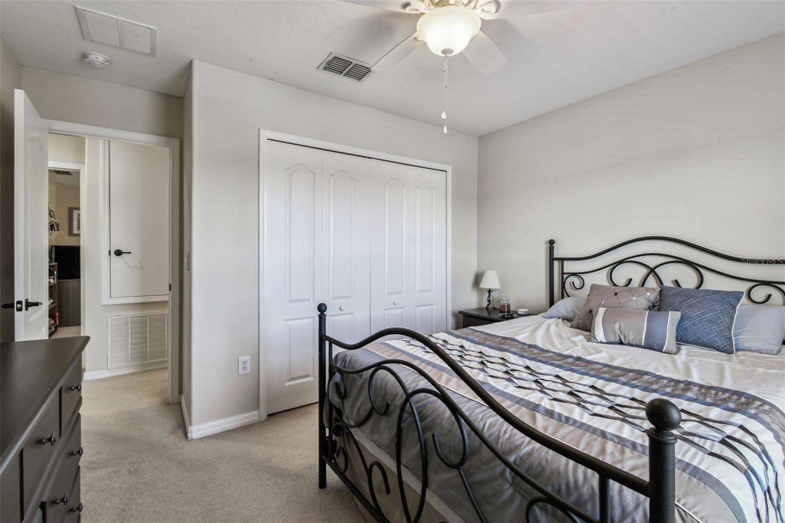 LAKE TALIA PH 02 - Residential