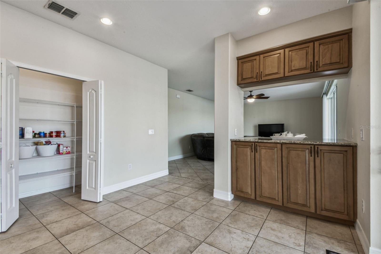 LAKE TALIA PH 02 - Residential