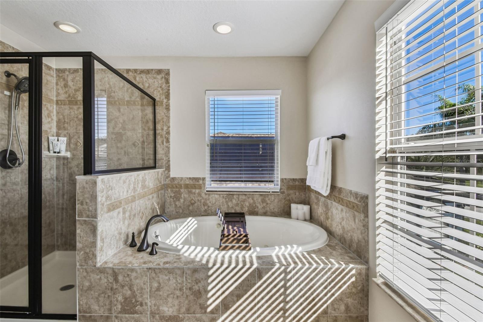 LAKE TALIA PH 02 - Residential