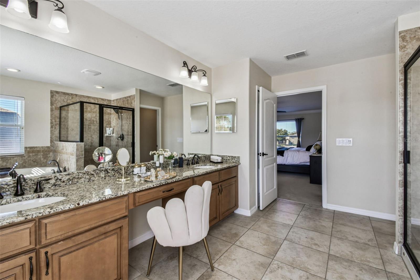 LAKE TALIA PH 02 - Residential