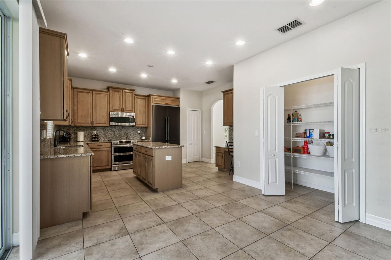 LAKE TALIA PH 02 - Residential