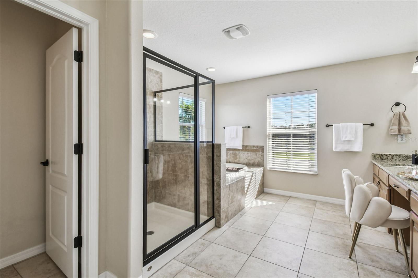 LAKE TALIA PH 02 - Residential