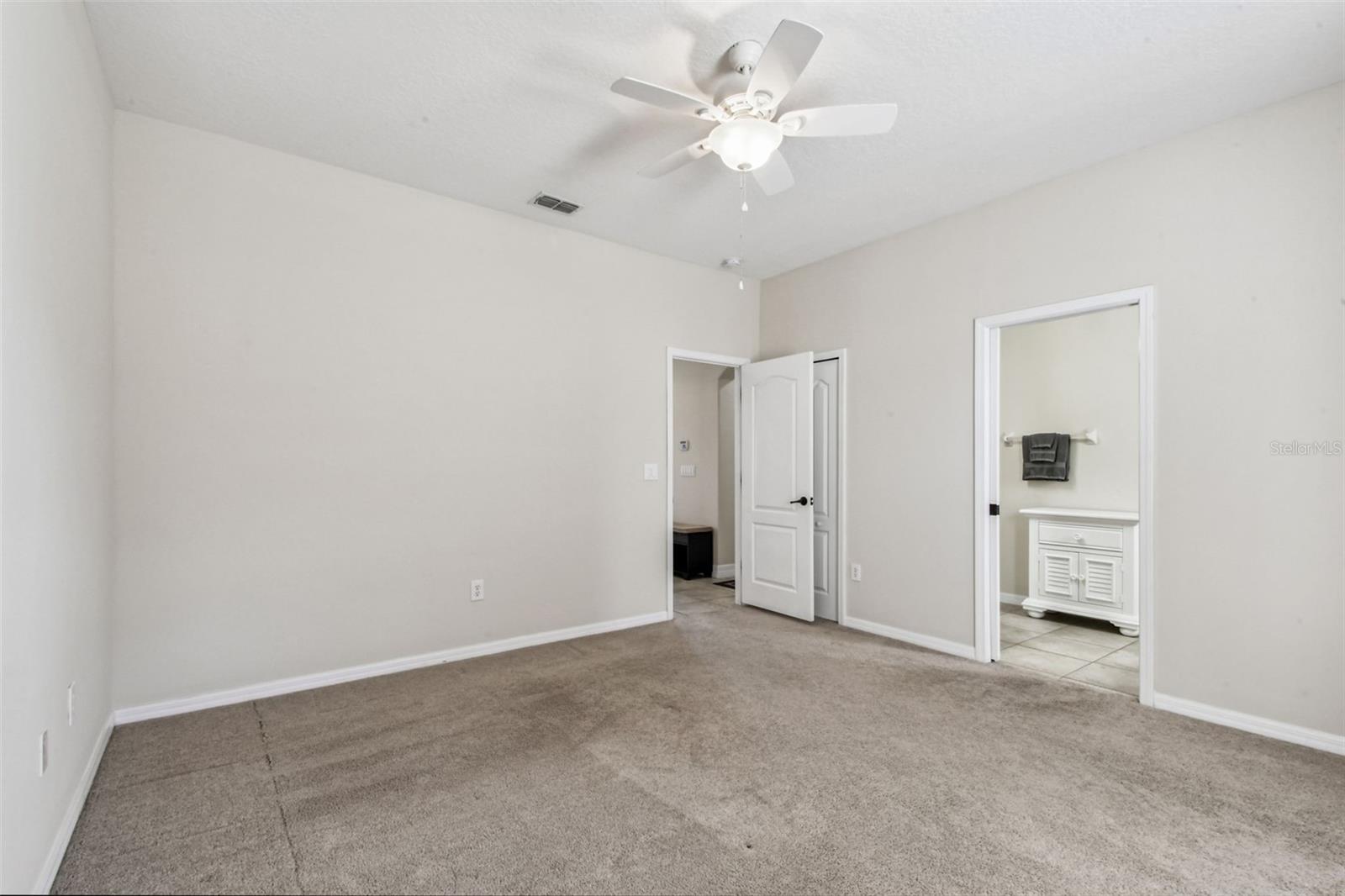 LAKE TALIA PH 02 - Residential