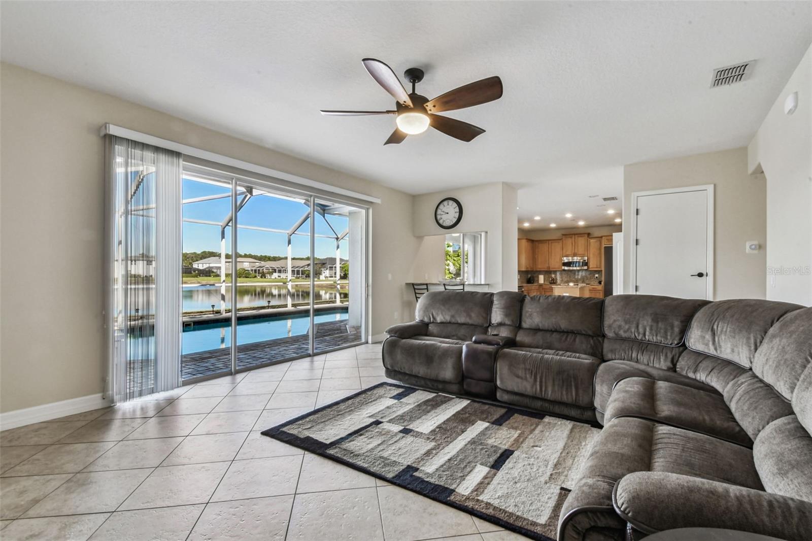 LAKE TALIA PH 02 - Residential