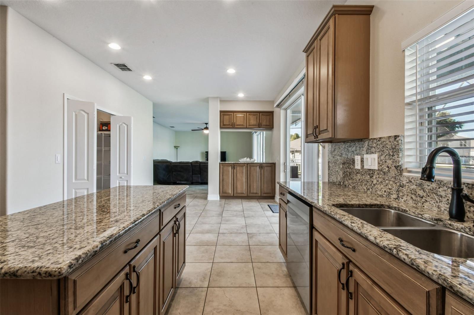 LAKE TALIA PH 02 - Residential