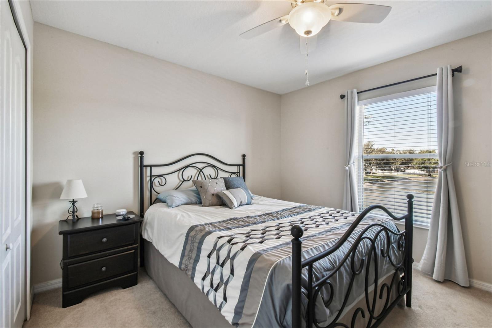 LAKE TALIA PH 02 - Residential