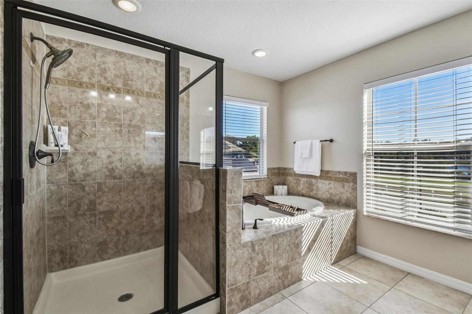 LAKE TALIA PH 02 - Residential