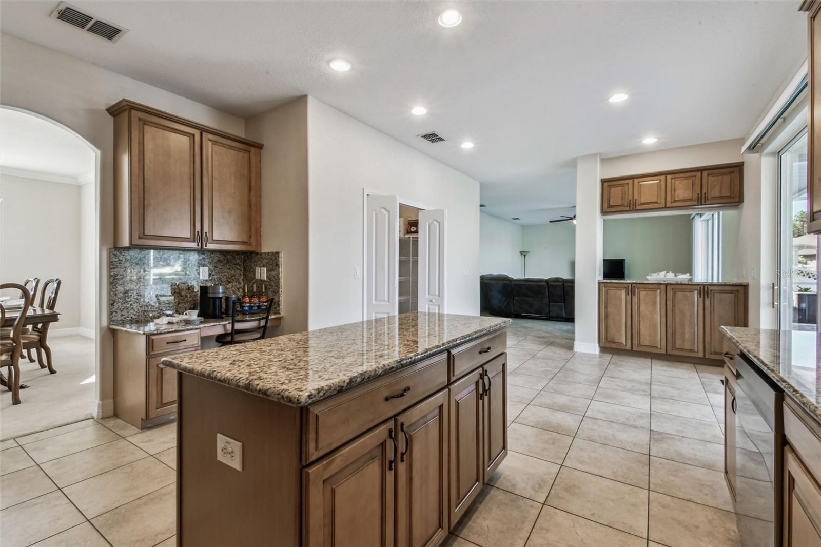 LAKE TALIA PH 02 - Residential