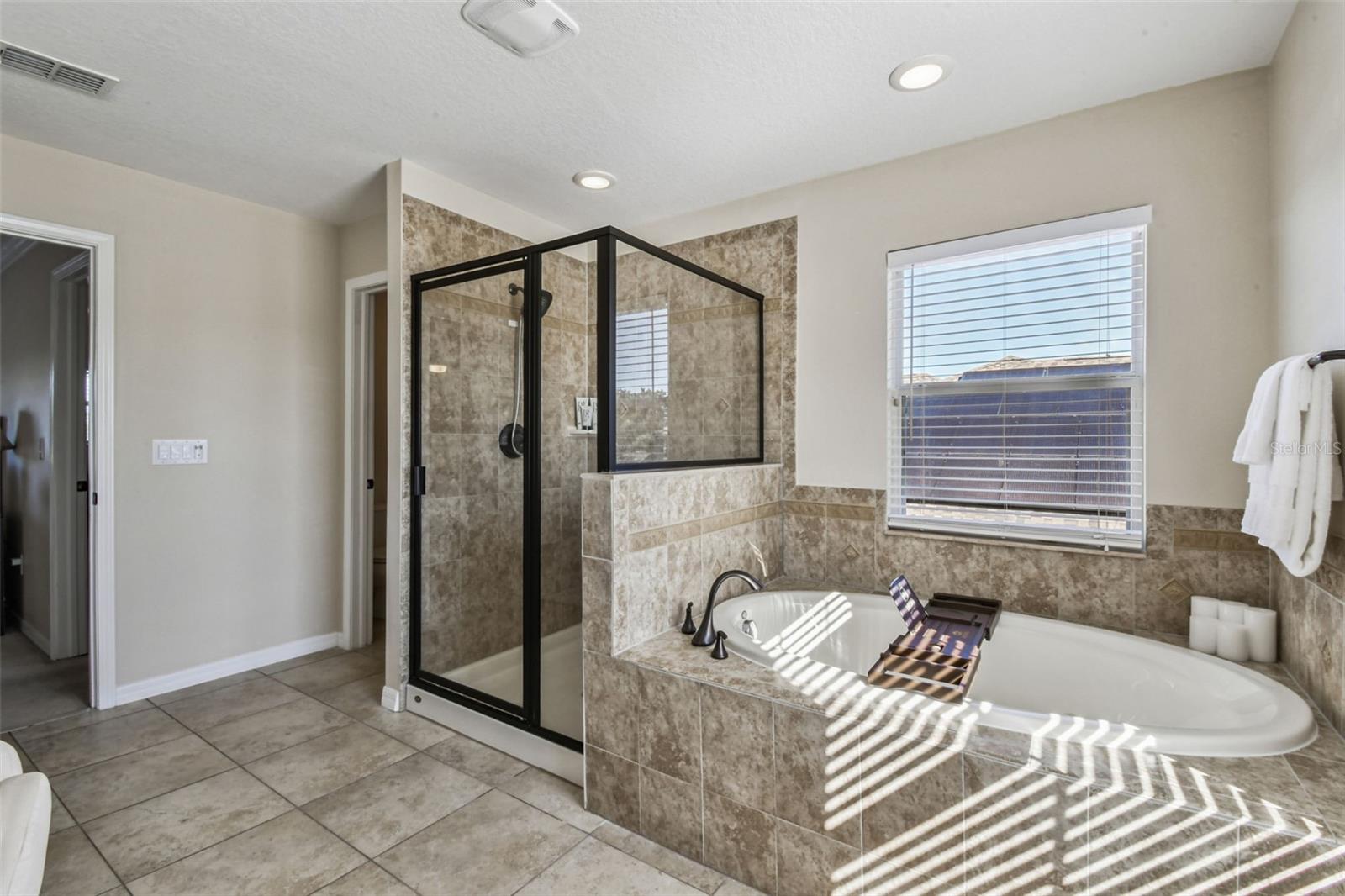 LAKE TALIA PH 02 - Residential