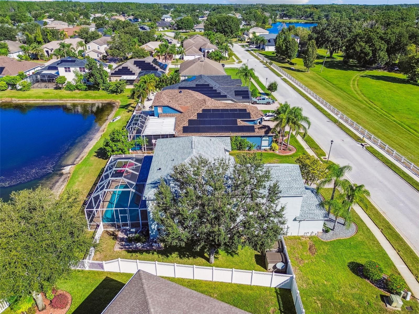 LAKE TALIA PH 02 - Residential