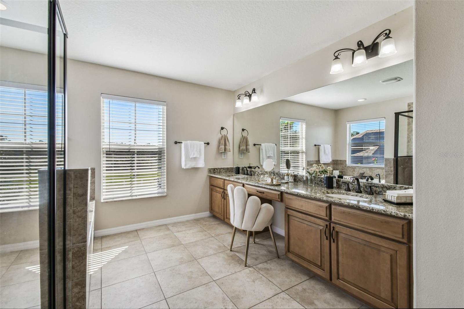 LAKE TALIA PH 02 - Residential