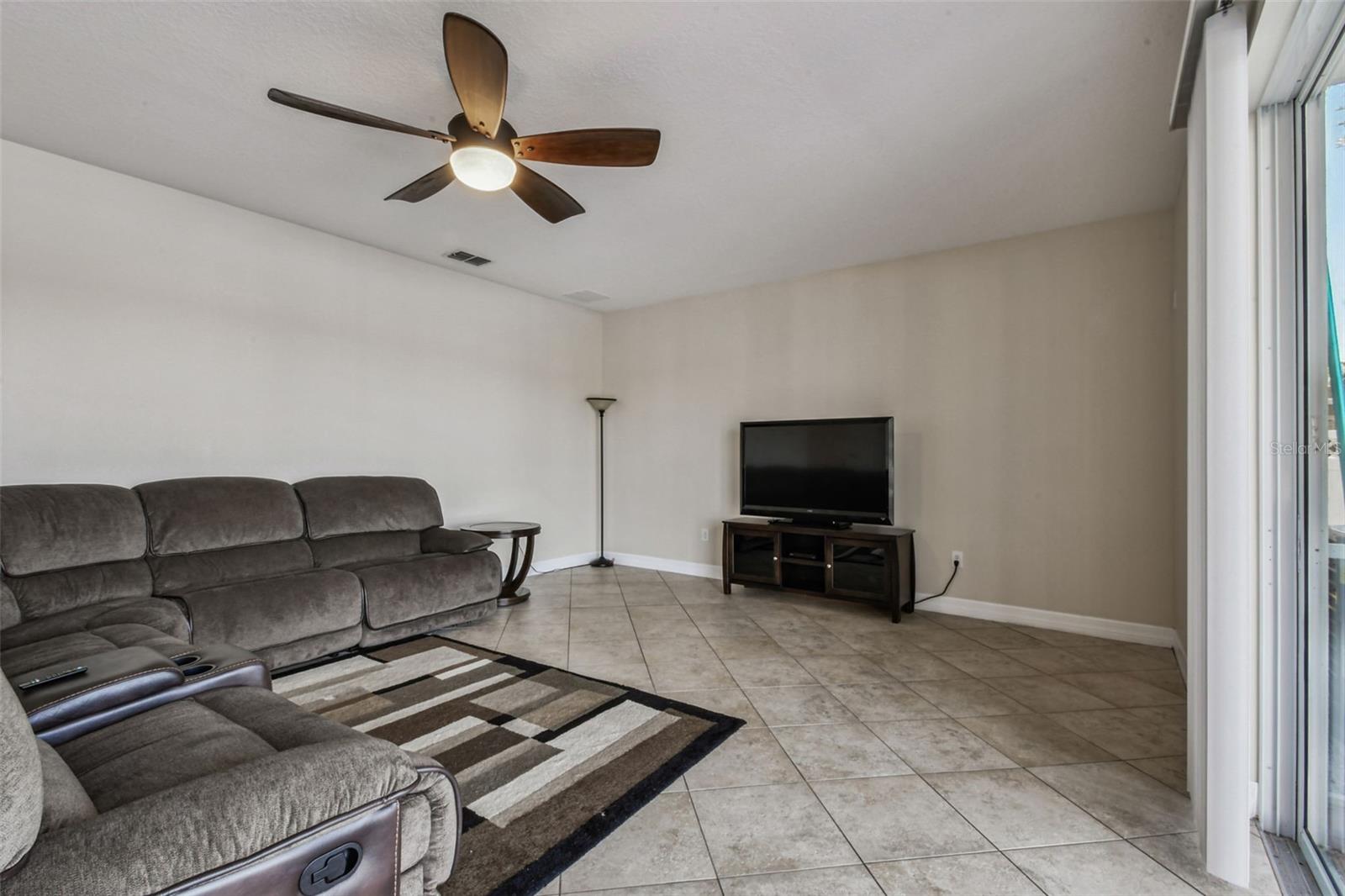 LAKE TALIA PH 02 - Residential