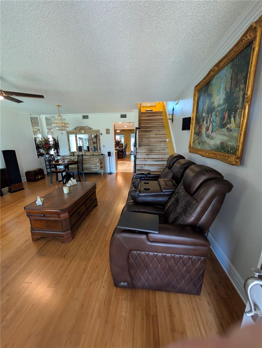 ON TOP OF THE WORLD - Residential