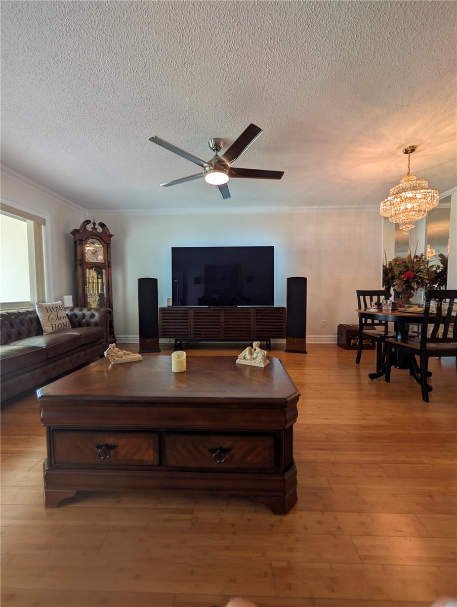 ON TOP OF THE WORLD - Residential