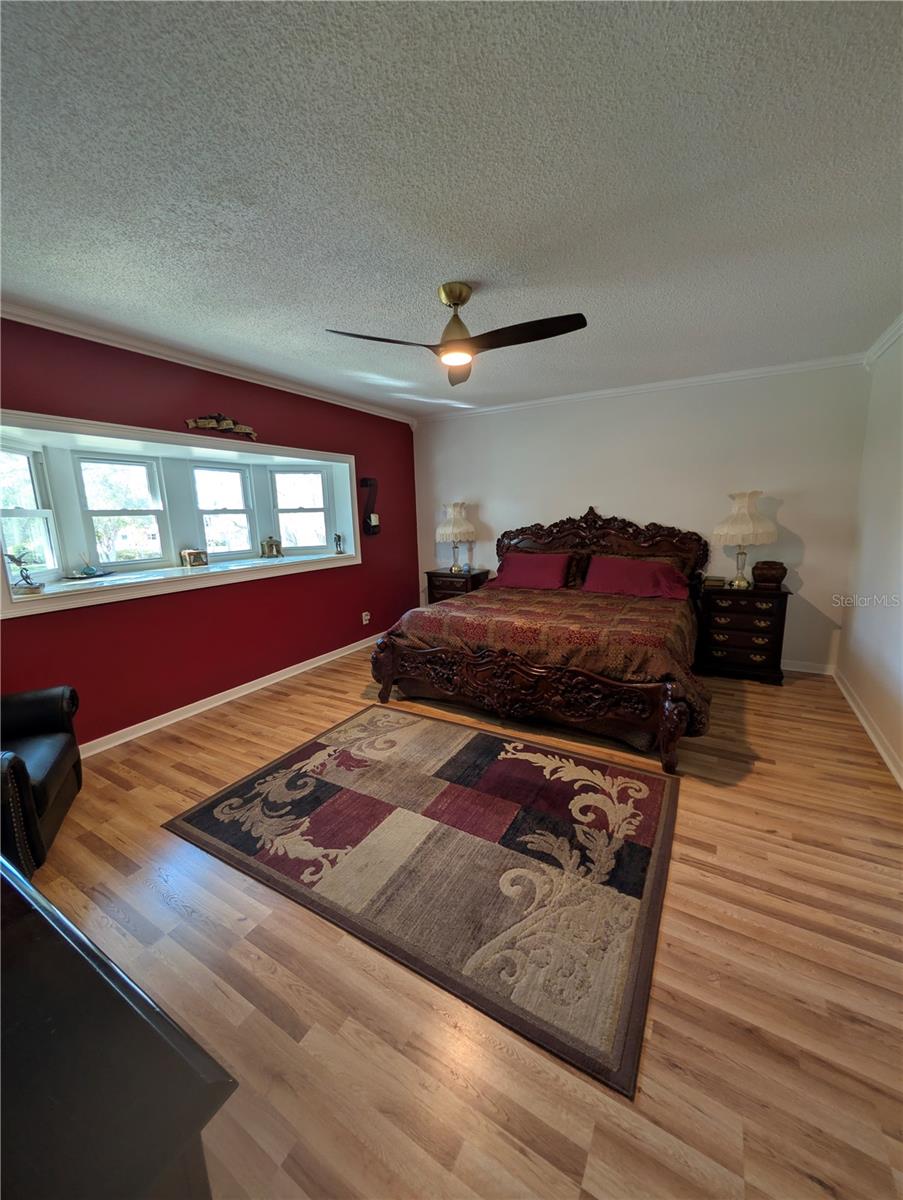 ON TOP OF THE WORLD - Residential