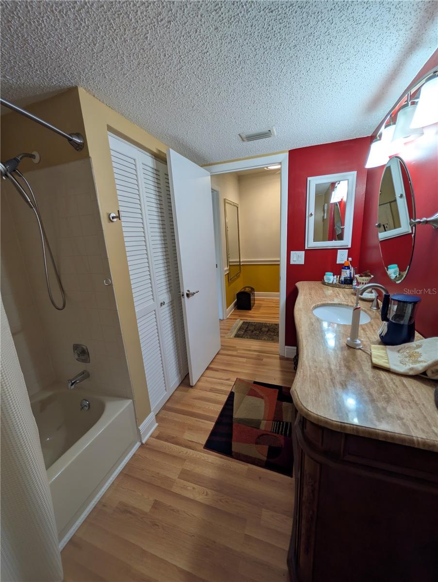 ON TOP OF THE WORLD - Residential