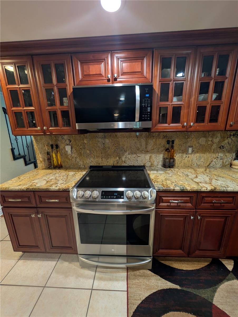 ON TOP OF THE WORLD - Residential