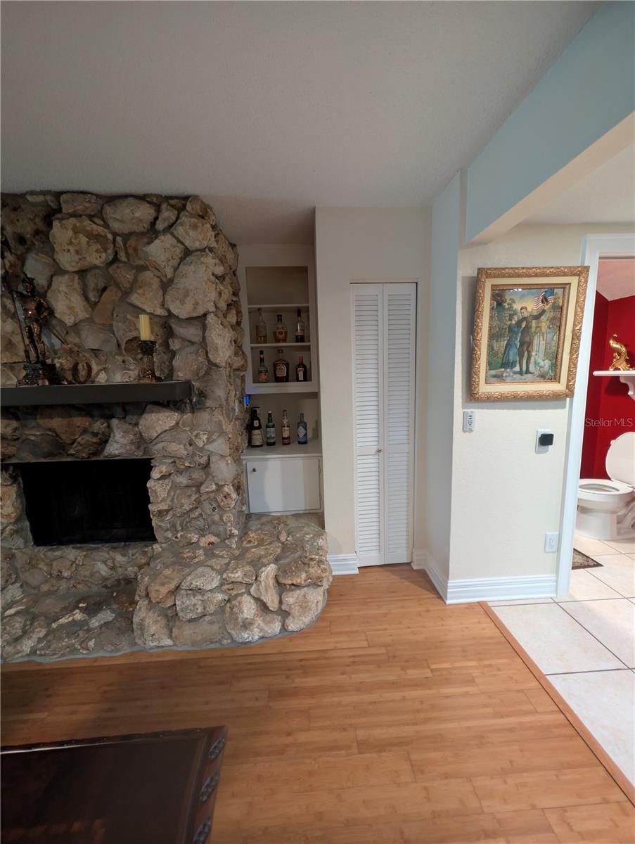 ON TOP OF THE WORLD - Residential