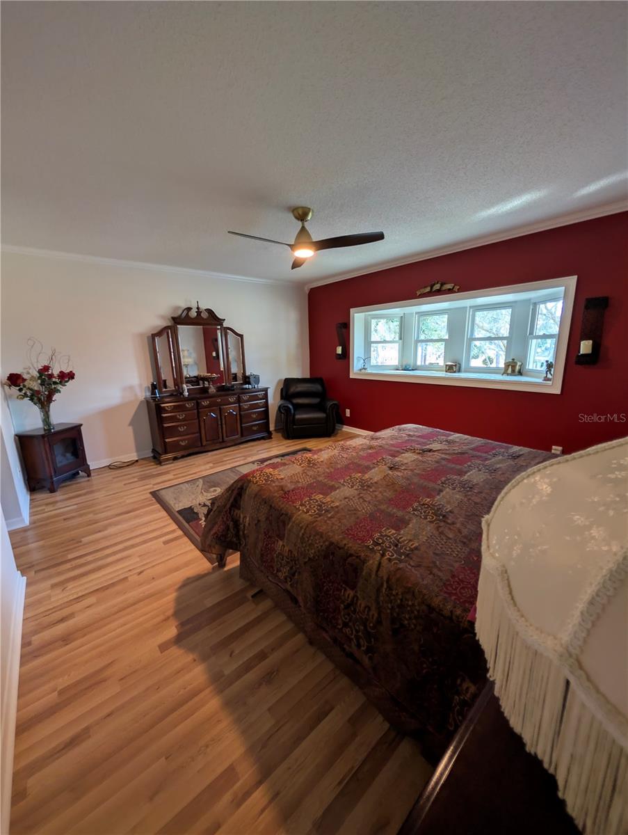 ON TOP OF THE WORLD - Residential