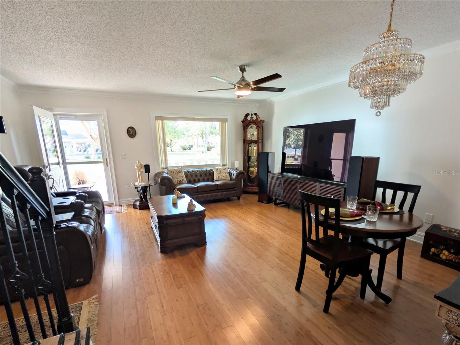 ON TOP OF THE WORLD - Residential