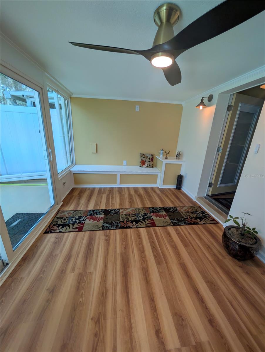 ON TOP OF THE WORLD - Residential