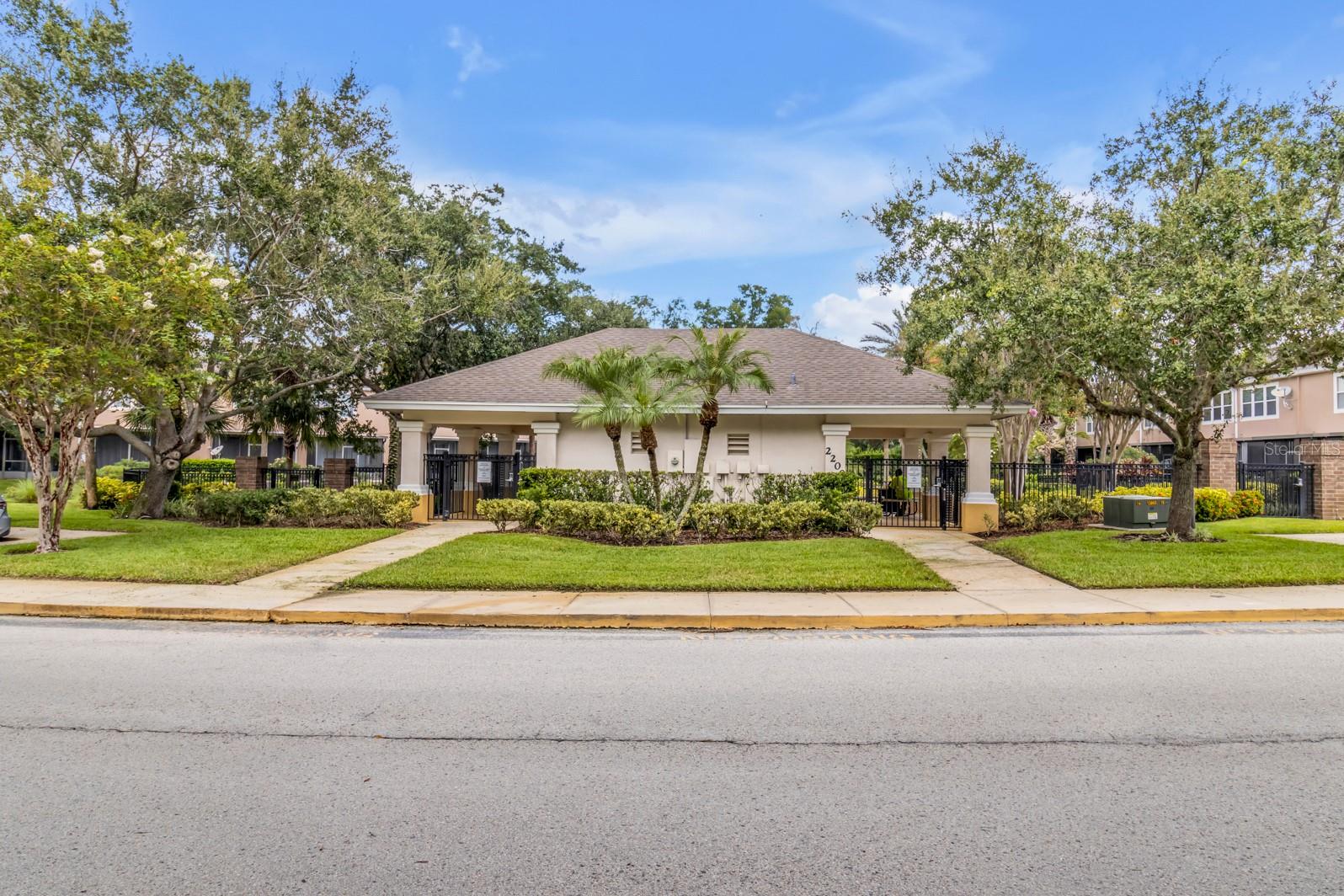 REGENCY OAKS UNIT ONE - Residential