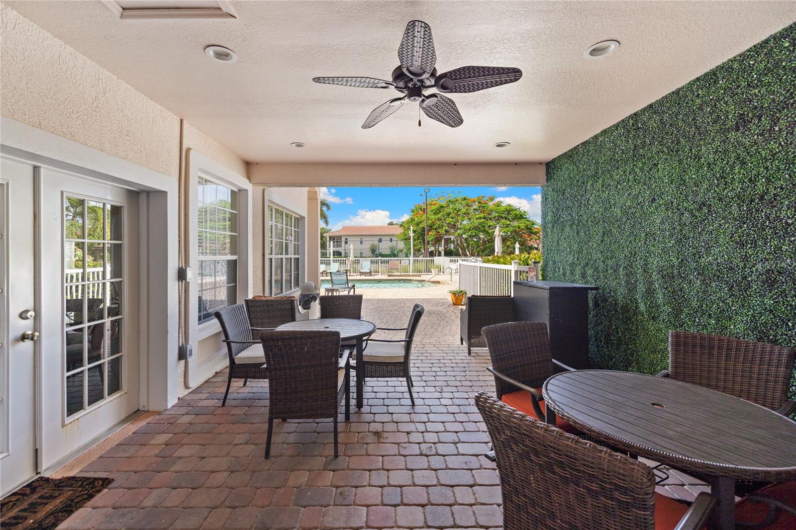 PLAZA DE FLORES - Residential