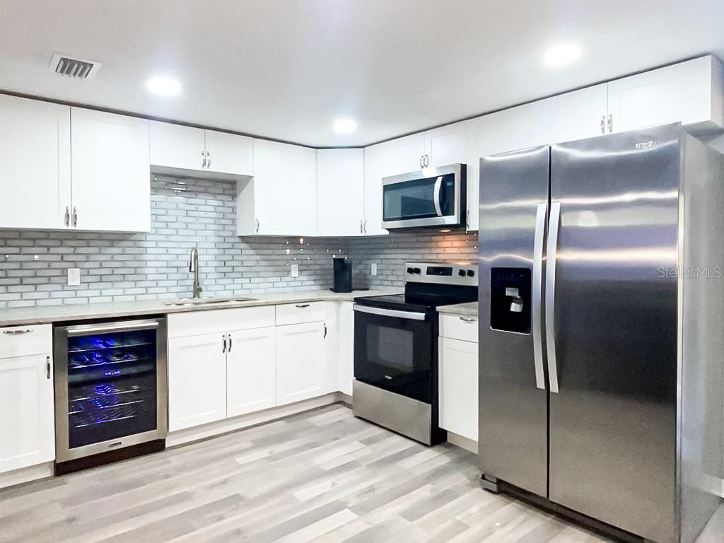Photo of 4303 Chestnut Avenue, Sarasota, FL 34234 (MLS # A4664879)