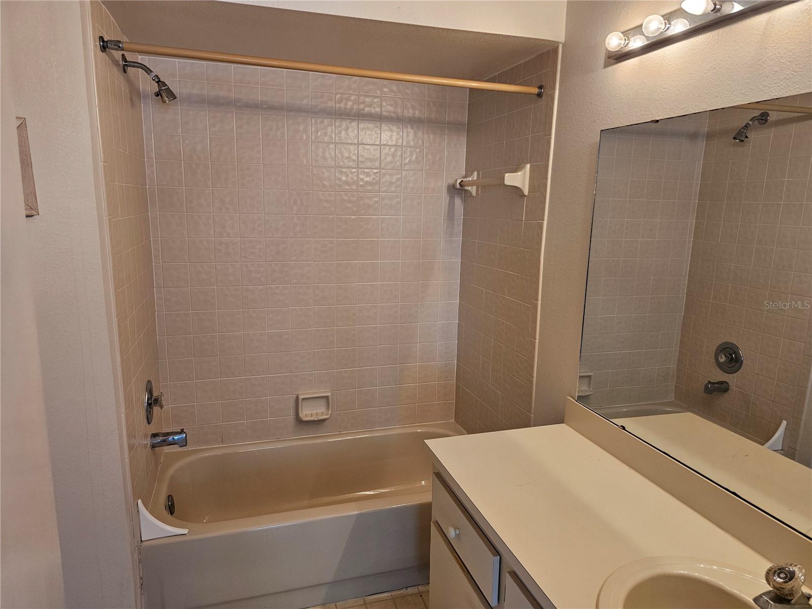 SOUTHPOINTE CONDO UNIT 4 - Residential