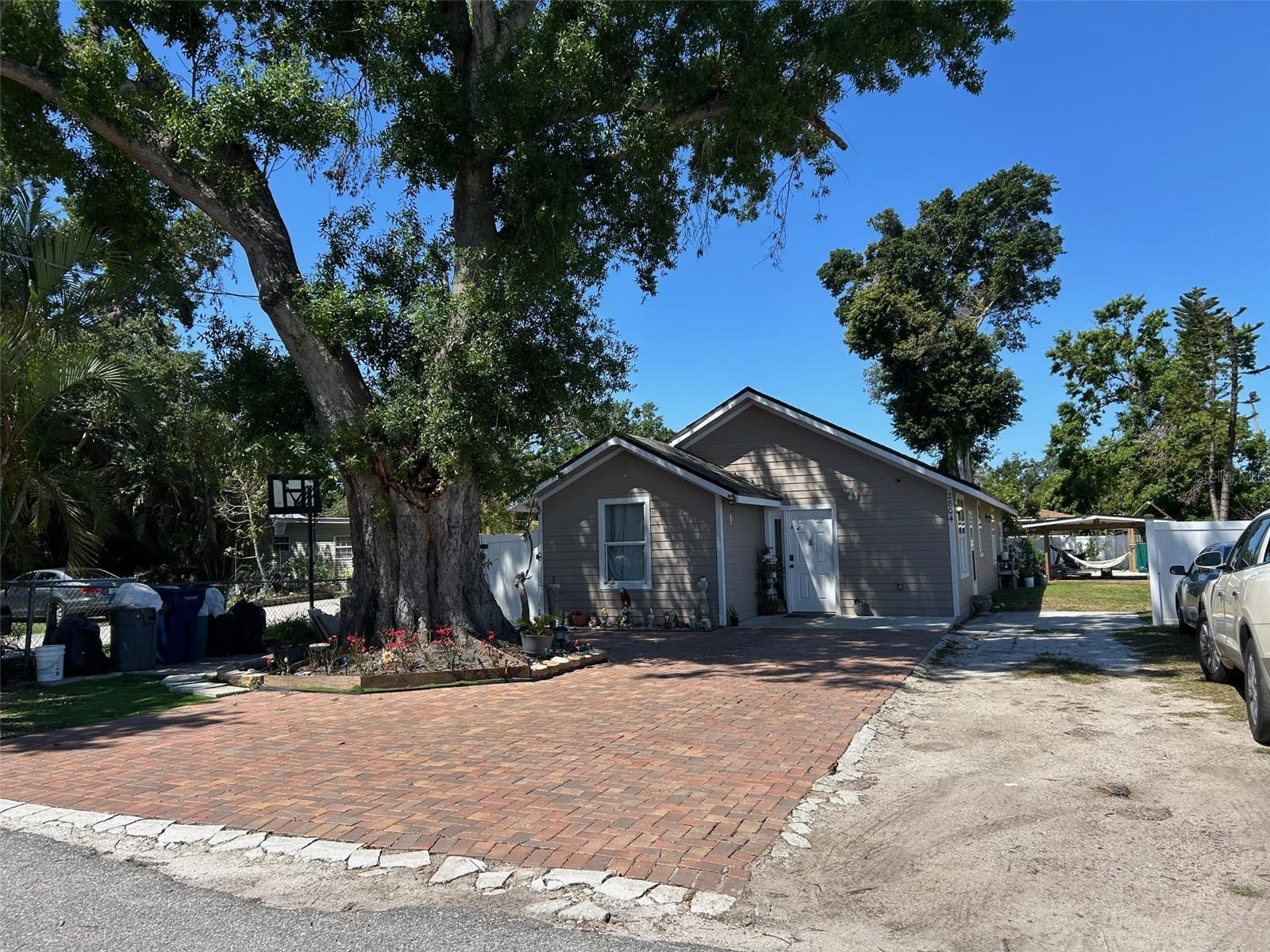 2804 11TH STREET COURT E