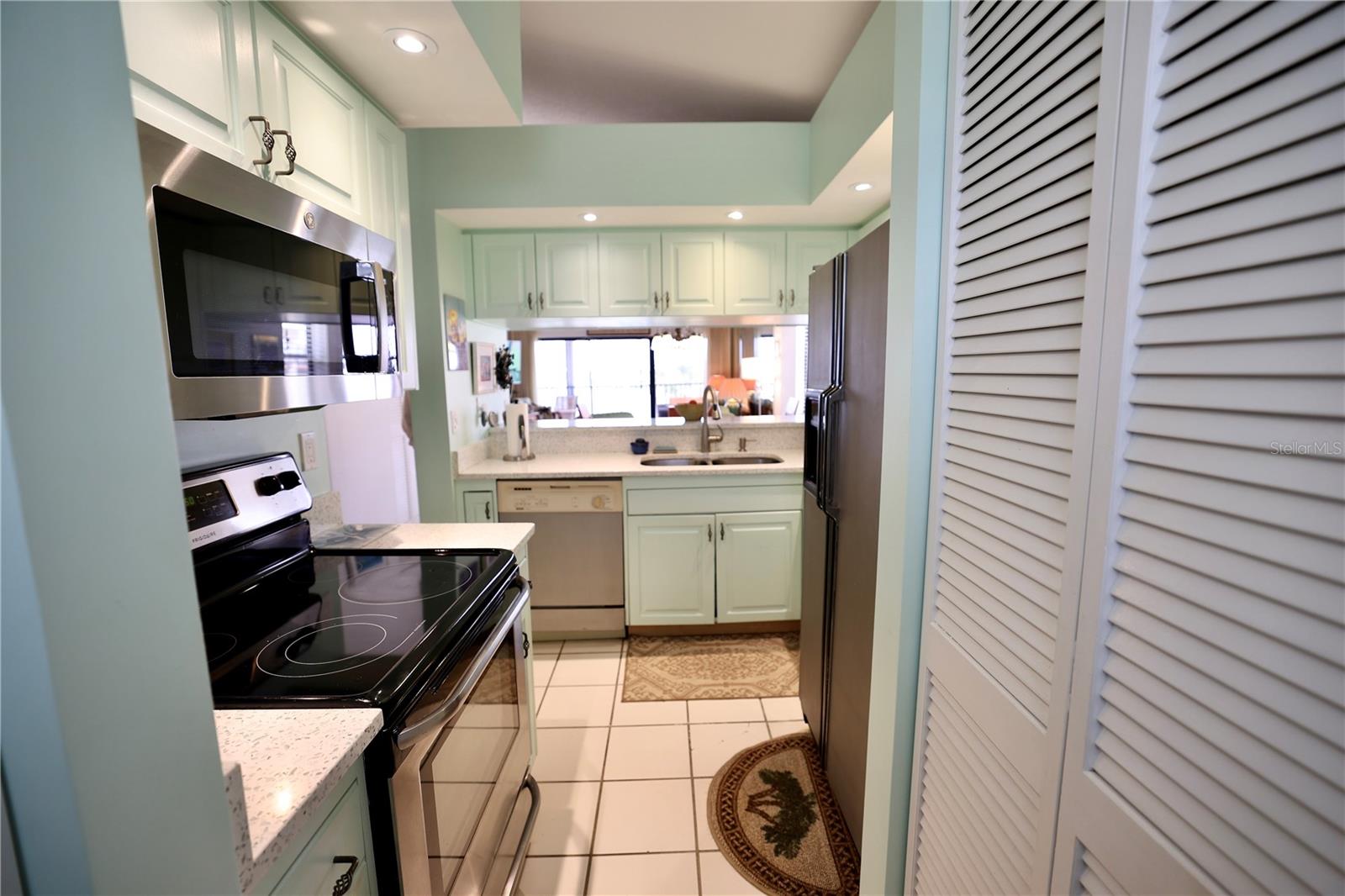 BOUCHELLE ISLAND CONDO - Residential