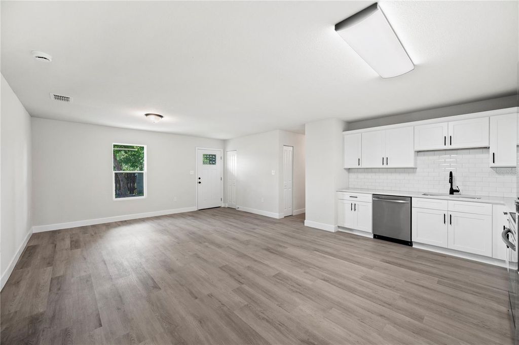 Photo of 2633 Keysville Drive, Lithia, FL 33547 (MLS # L4954065)