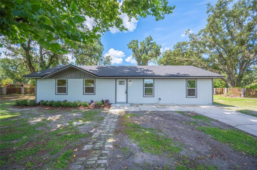 Photo of 2633 Keysville Drive, Lithia, FL 33547 (MLS # L4954065)